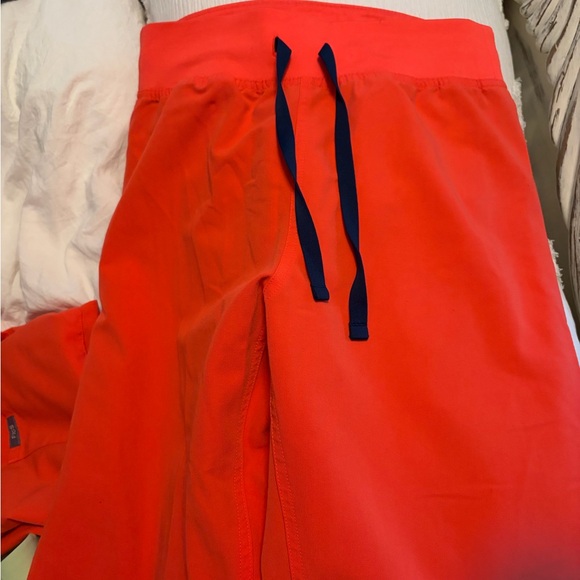 Figs Scrub Set - Picture 1 of 2